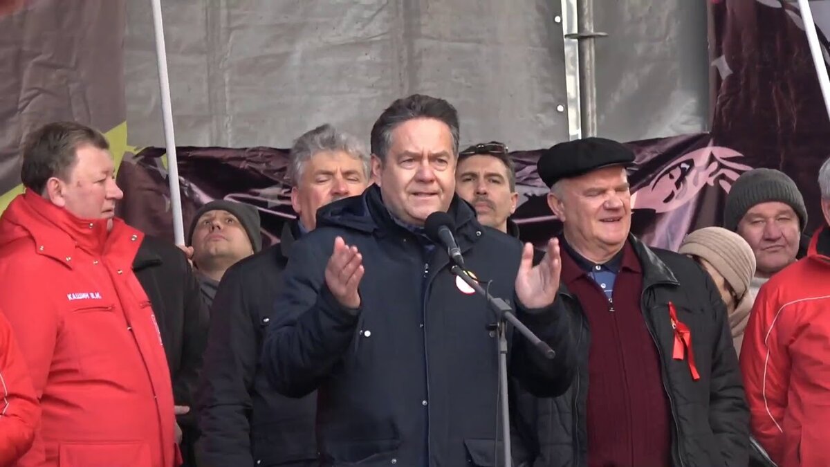 Почему молчит Зюганов?