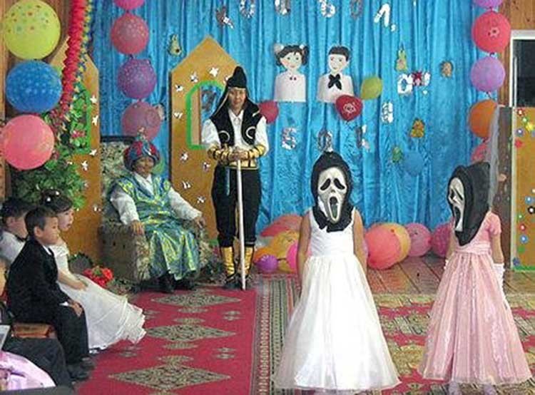Беспредел в современных детских садах: после такого хочется забрать ребенка домой Беспредел в современных детских садах: после такого хочется забрать ребенка домой воспитательница, детский сад, современный садик, утренник, фото