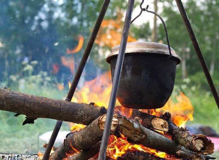 И не забудьте натереть чугунок мылом. И не забудьте натереть чугунок мылом.