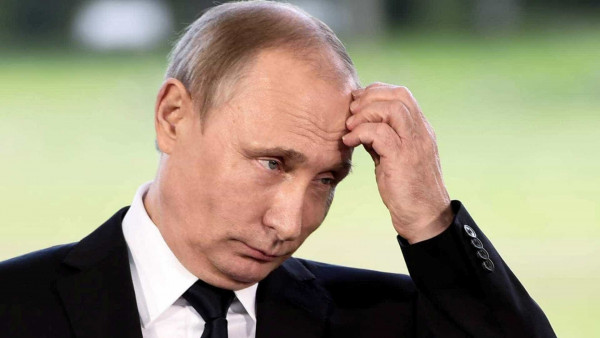 Путину рассказали о хитром вирусе и предложили открыть школы и детсады