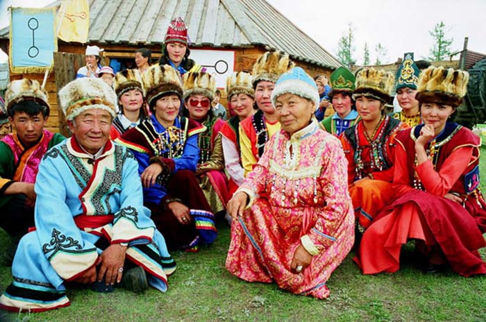 Носители традиционной культуры кумандинцев. /Фото:nashasreda.ru Носители традиционной культуры кумандинцев. /Фото:nashasreda.ru