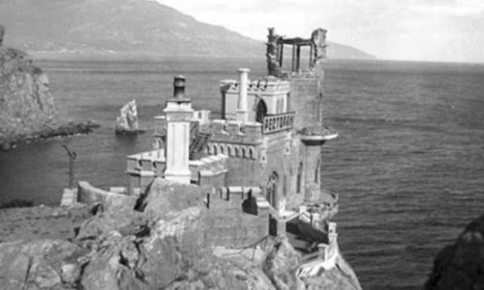 Замок после Крымского землетрясения./Фото: 24.ru Замок после Крымского землетрясения./Фото: 24.ru