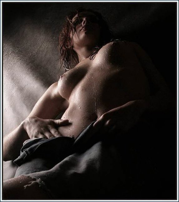 Мокрые девушки (18+) Мокрые девушки (18+)