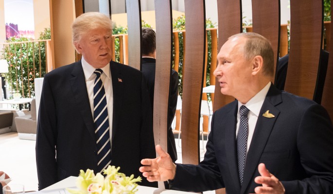 Трамп шантажирует Меркель близостью с Путиным Трамп шантажирует Меркель близостью с Путиным