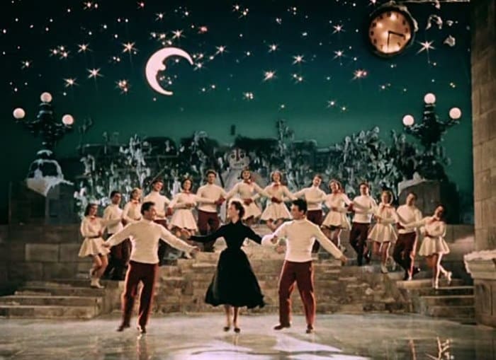 Кадр из фильма *Карнавальная ночь*, 1956 | Фото: kino-teatr.ru Кадр из фильма *Карнавальная ночь*, 1956 | Фото: kino-teatr.ru