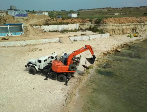 Спасатели Севастополя подняли с морского дна предметы ВОВ