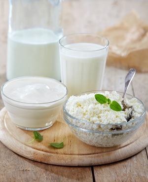 Ежедневно употребляйте молоко, сыр, кисломолочные продукты Ежедневно употребляйте молоко, сыр, кисломолочные продукты