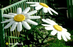 Ромашка из бутылок пластиковых своими руками пошагово Ромашка из бутылок пластиковых своими руками пошагово