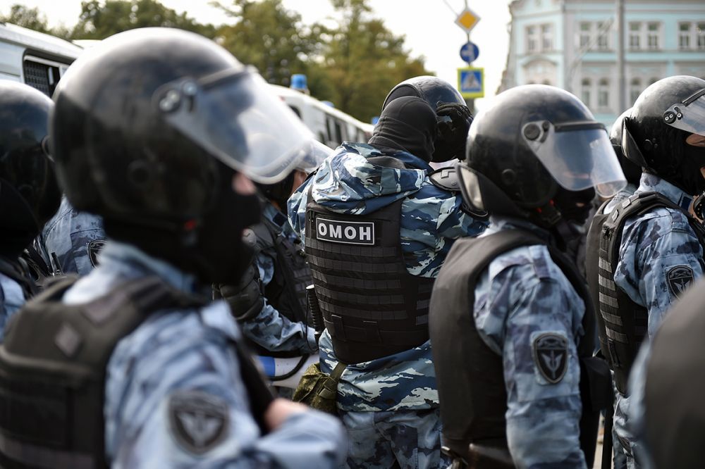 Росгвардейцы будут обязаны представляться. Но не все и не всегда