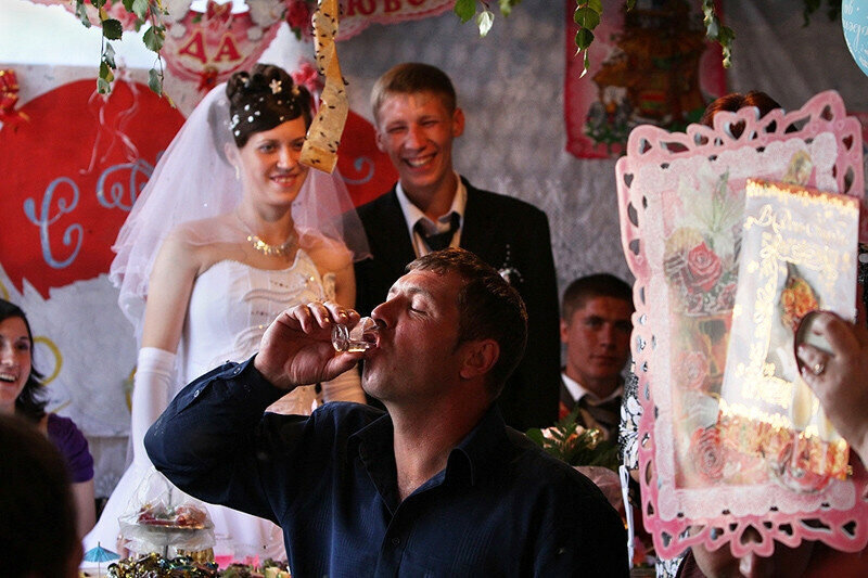 Сестра вышла замуж за" колхозника" в 18 лет. Рассказываю, как они сейчас живут