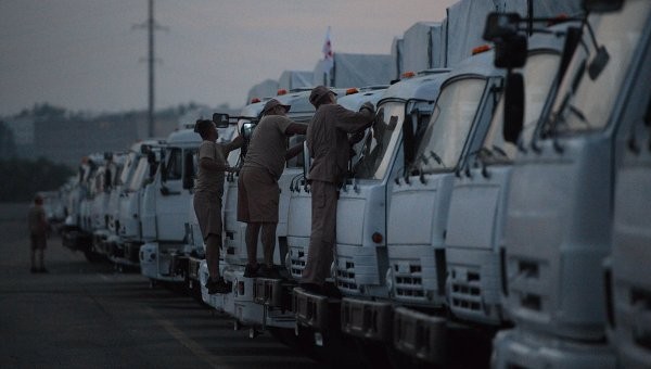 Конвой с гуманитарной помощью Украине из Воронежа едет к Белгороду Конвой с гуманитарной помощью Украине из Воронежа едет к Белгороду