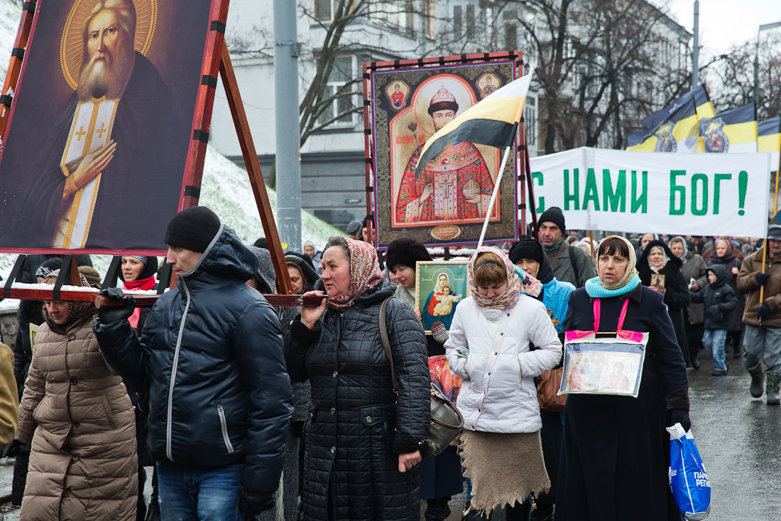 Крестный ход против Евросодома. Каким его увидел известный блогер Рустем Адагамов Крестный ход против Евросодома. Каким его увидел известный блогер Рустем Адагамов