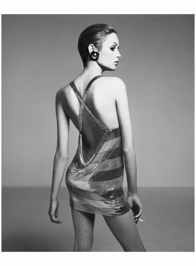 twiggy-dress-by-roberto-rojas-new-york-april-1967-photograph-by-richard-avedon-768x1041.jpg