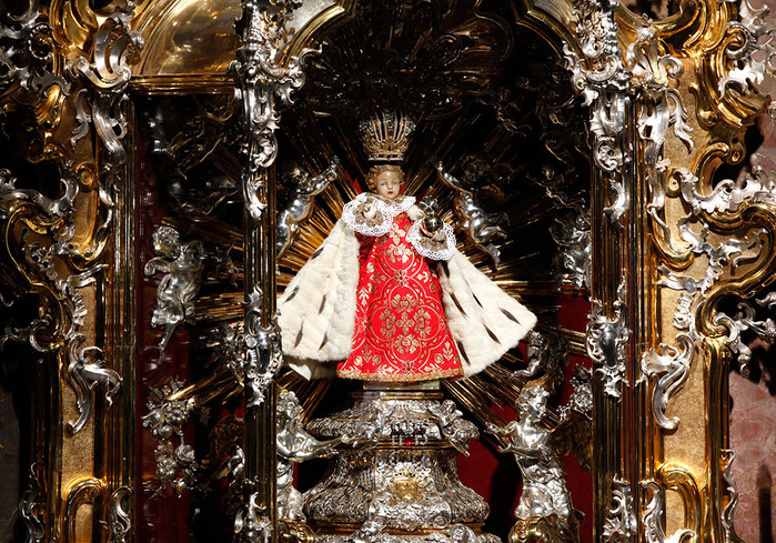 Child_Jesus_of_Prague_(original_statue) (700x489, 246Kb)