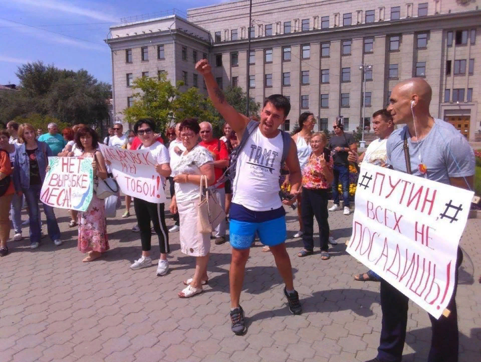Что мешает России стать частью мирового сообщества? Конечно же, её армия и флот!