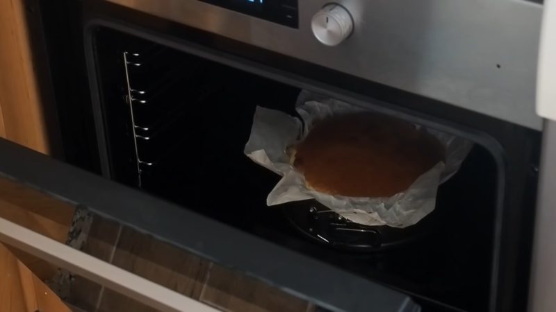Легкий, нежный и воздушный йогуртовый торт без муки и масла