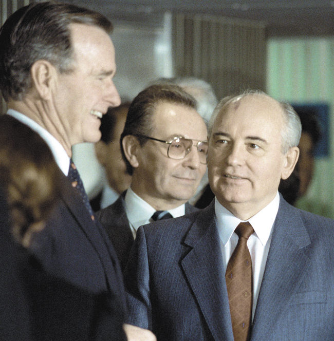 Президент США Дж. Буш-старший и  М. Горбачёв
