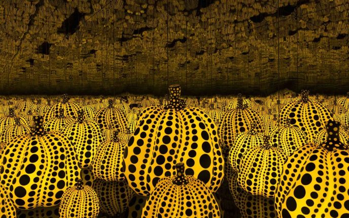 Самая дорогая художница уже 40 лет живет в сумасшедшем доме. Взглянув на ее картины вы поймете почему Самая дорогая художница уже 40 лет живет в сумасшедшем доме. Взглянув на ее картины вы поймете почему