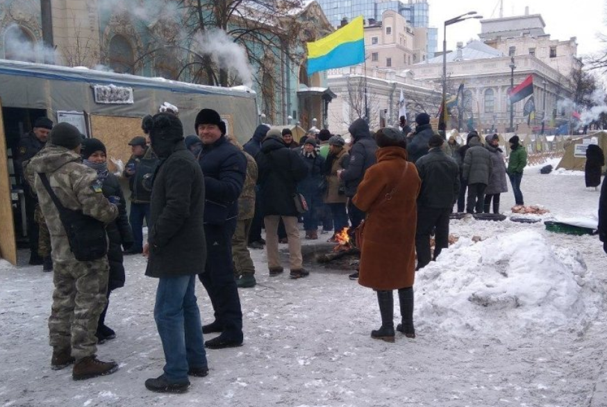 В Киеве бунтовали «майдановцы» и военные пенсионеры В Киеве бунтовали «майдановцы» и военные пенсионеры