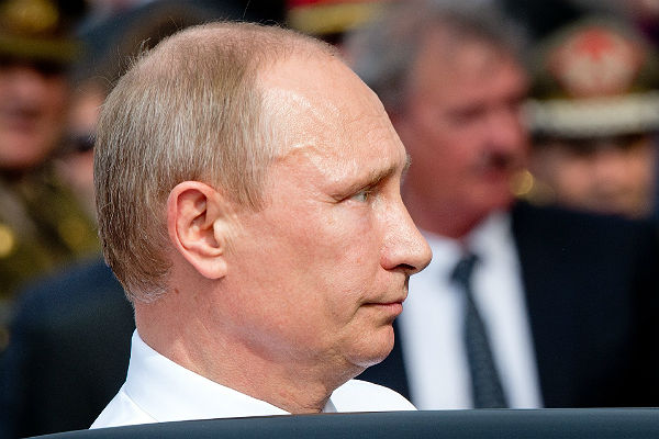 Источник: Путин оставил за собой право ввести войска на Украину