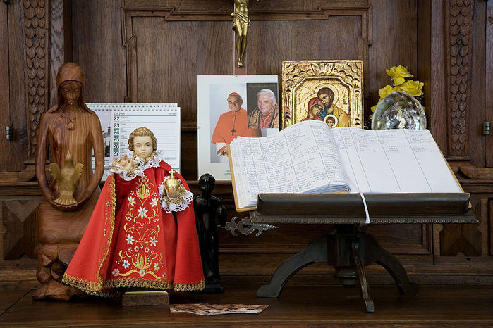 1024px-Infant_jesus_of_Prague_-_8067 (700x466, 92Kb)