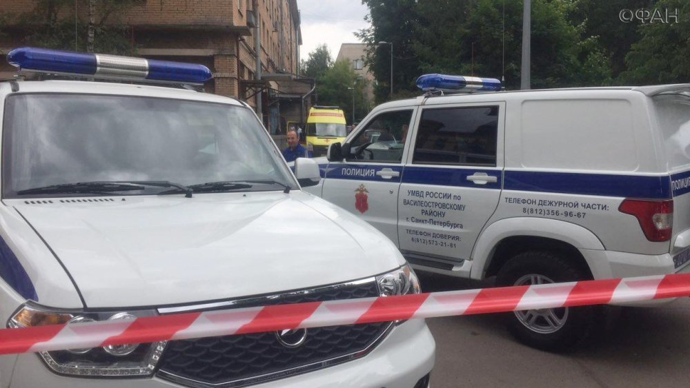 В Петербурге задержали мужчину, закопавшего мертвую подругу рядом с КАД