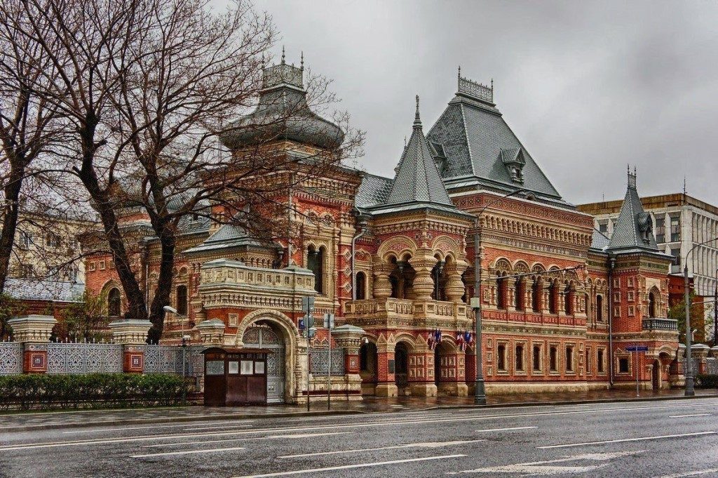КЦ «Алые паруса» представил видеоэкскурсию по Дому купца Игумнова на Якиманке