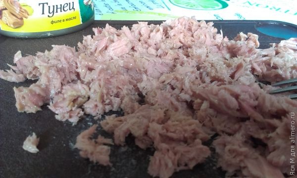 Салат с пекинской капустой и тунцом