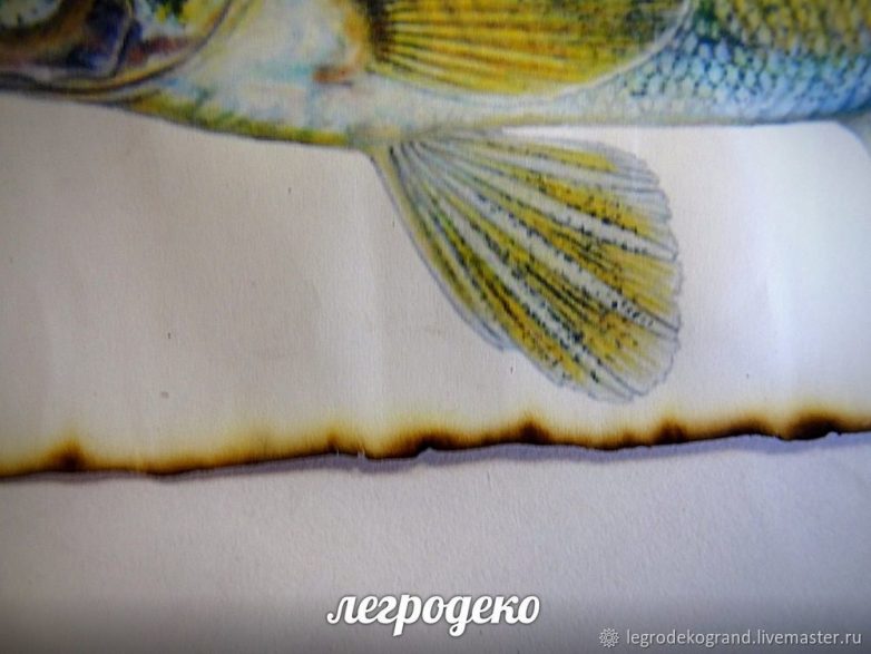 Ключница из деревянного ящика