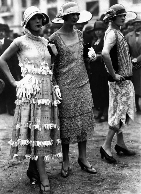 Женская мода 1920-х: винтажные фотографии, раскрывающие неповторимый уличный стиль прошлого Женская мода 1920-х: винтажные фотографии, раскрывающие неповторимый уличный стиль прошлого