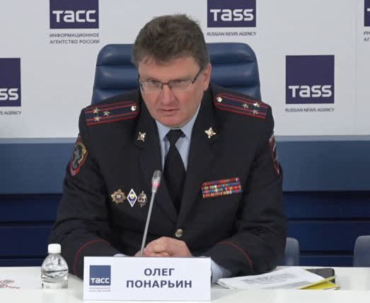ГИБДД просит не покупать личные машины, а то дорог на всех не хватит ГИБДД просит не покупать личные машины, а то дорог на всех не хватит