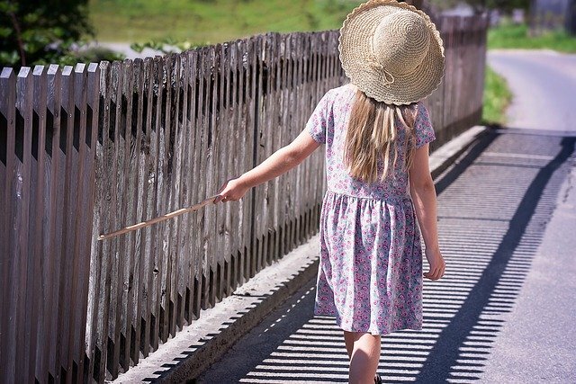 https://pixabay.com/ru/photos/%D1%87%D0%B5%D0%BB%D0%BE%D0%B2%D0%B5%D0%BA-%D1%80%D0%B5%D0%B1%D0%B5%D0%BD%D0%BA%D0%B0-%D0%B4%D0%B5%D0%B2%D1%83%D1%88%D0%BA%D0%B0-%D0%BF%D0%BB%D0%B0%D1%82%D1%8C%D0%B5-916181/