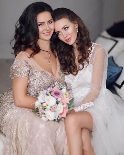 Анастасия с мамой Анастасия с мамой