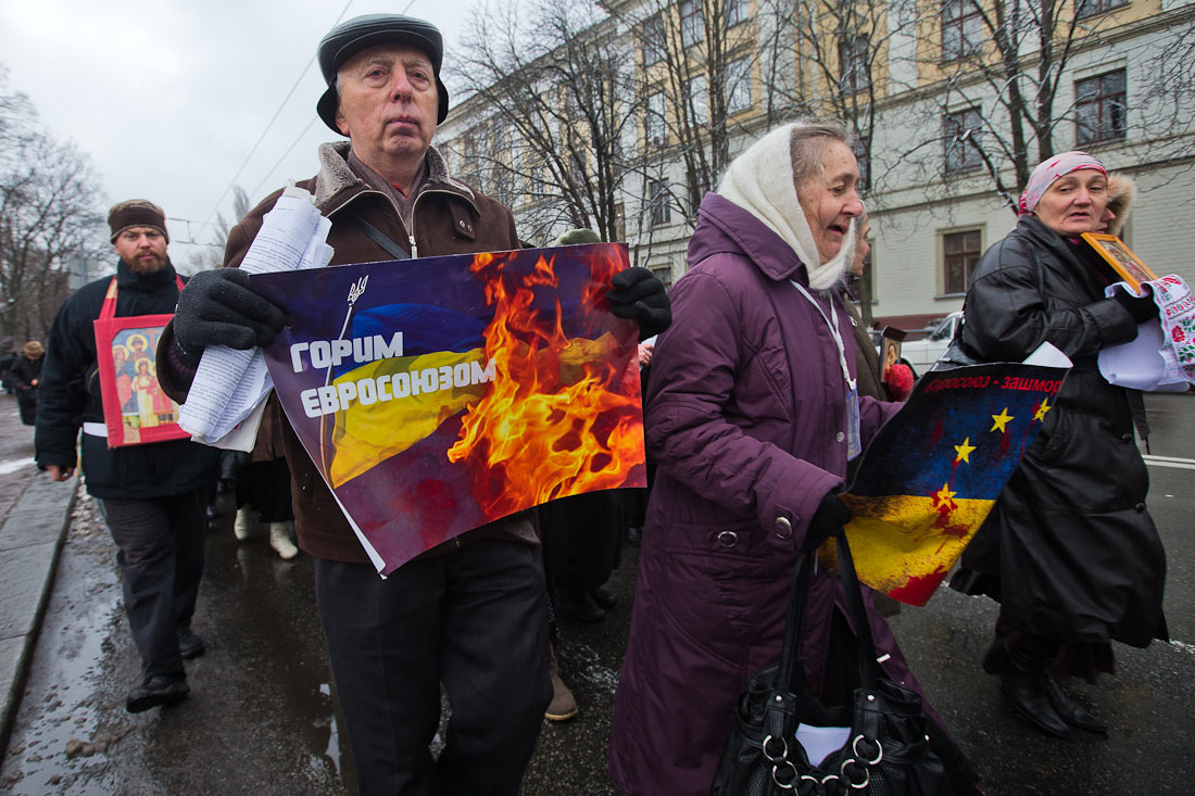 Крестный ход против Евросодома. Каким его увидел известный блогер Рустем Адагамов Крестный ход против Евросодома. Каким его увидел известный блогер Рустем Адагамов