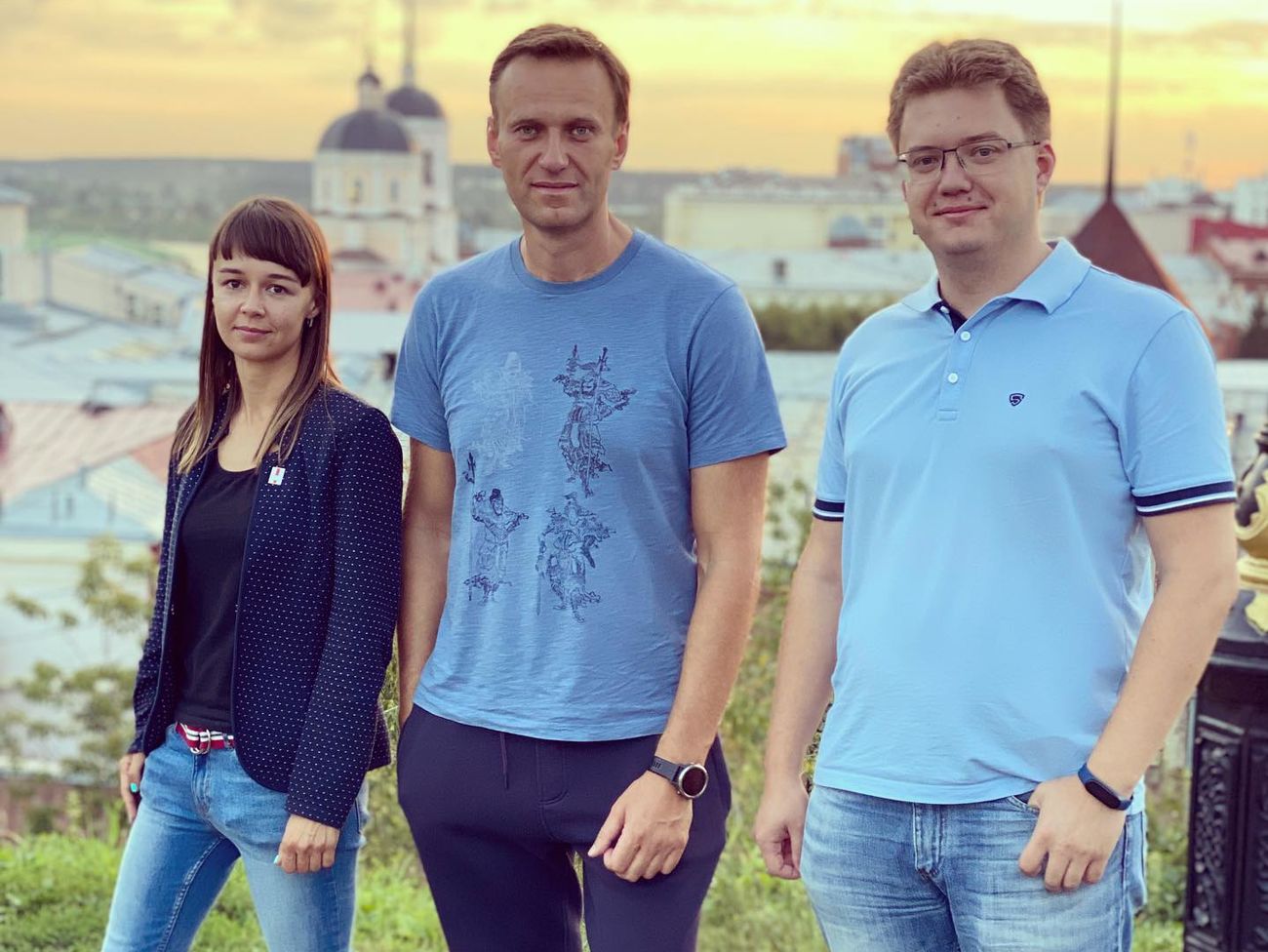 Кира Ярмыш подняла ор по поводу требований омских полицейских по досмотру багажа Навального