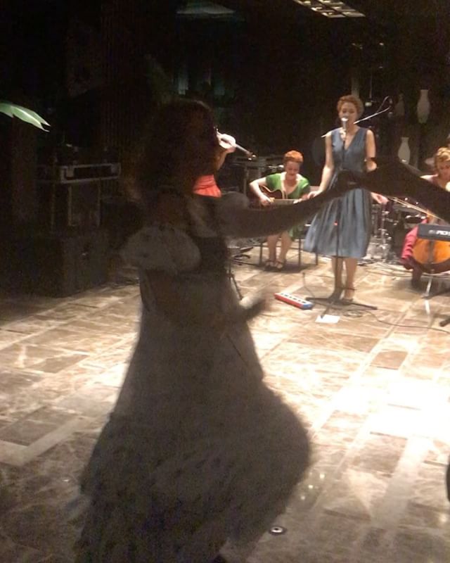 Виторган устроил танцы с Собчак на дне рождения