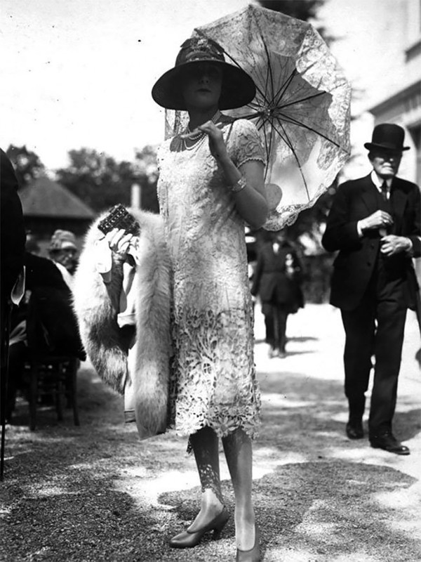 Женская мода 1920-х: винтажные фотографии, раскрывающие неповторимый уличный стиль прошлого Женская мода 1920-х: винтажные фотографии, раскрывающие неповторимый уличный стиль прошлого