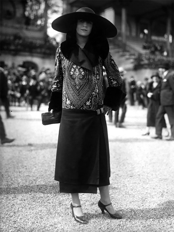 Женская мода 1920-х: винтажные фотографии, раскрывающие неповторимый уличный стиль прошлого Женская мода 1920-х: винтажные фотографии, раскрывающие неповторимый уличный стиль прошлого