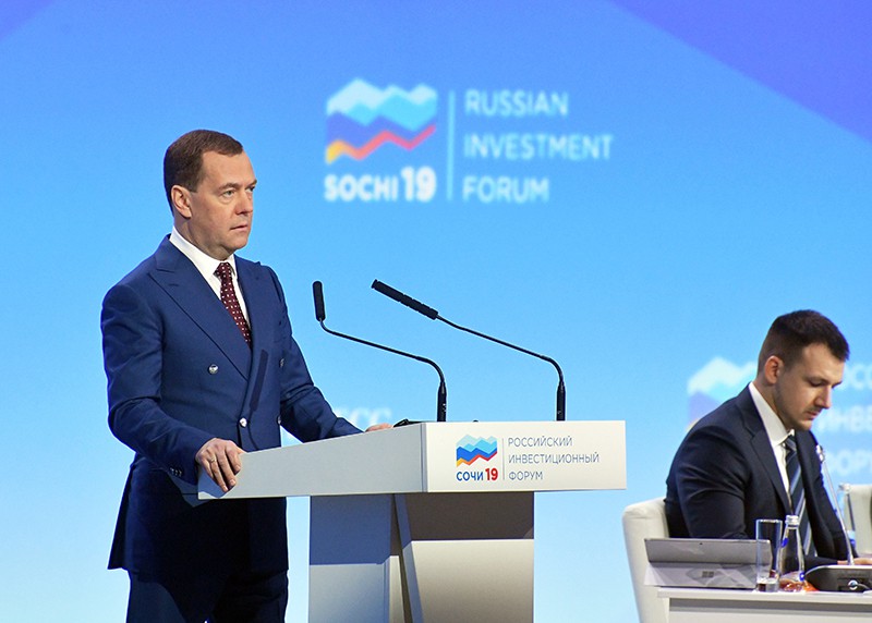 Председатель Земного шара: Медведев реорганизует пространство России Председатель Земного шара: Медведев реорганизует пространство России