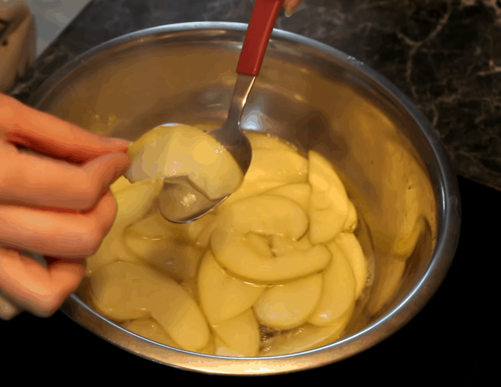 Розочки из яблок — сладкое искушение для настоящих гурманов Розочки из яблок — сладкое искушение для настоящих гурманов