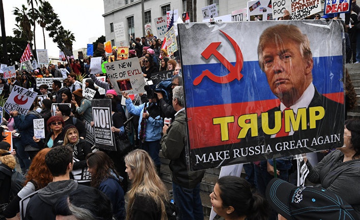 Пока Белый дом в хаосе, Путин продолжает выигрывать