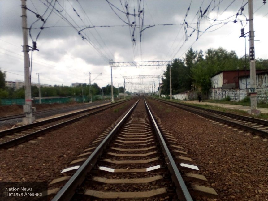 Поздним вечером в Ростове пассажирский поезд насмерть сбил мужчину