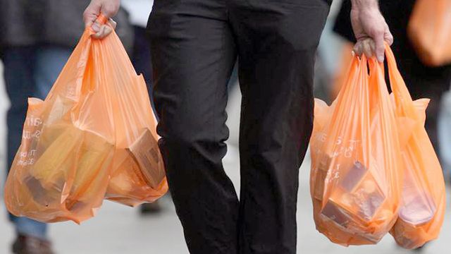 Экосбор на пластиковые пакеты предлагают ввести в РФ