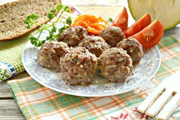 рецепт Тефтели с кабачком и мясным фаршем