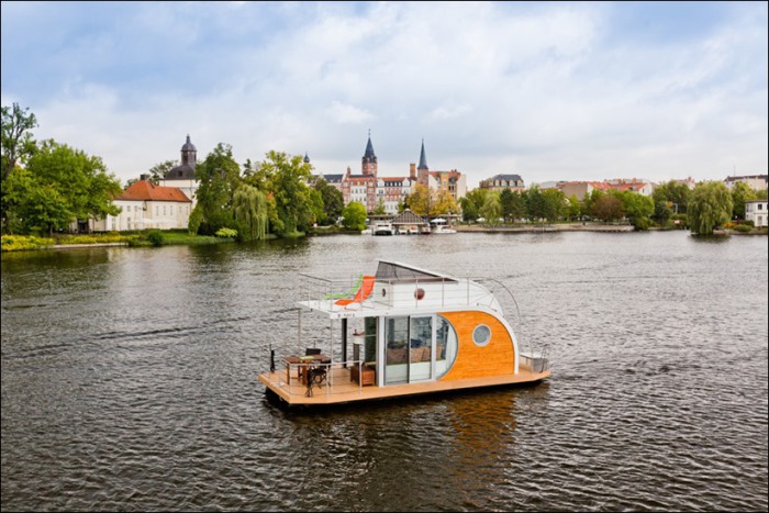 Nautilus Hausboote - немецкая фирма по производству плавучих домов. Nautilus Hausboote - немецкая фирма по производству плавучих домов.