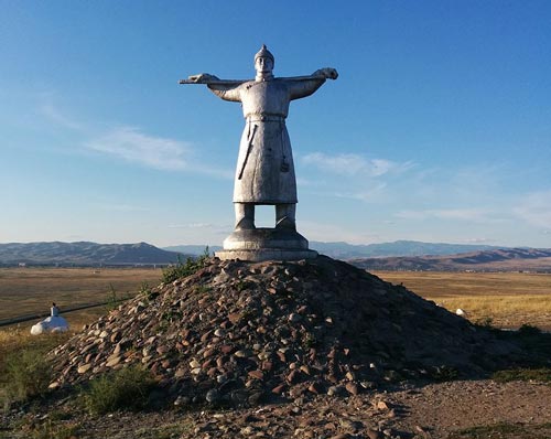 Памятник арату возле Кызыла. Agilight / wikimedia