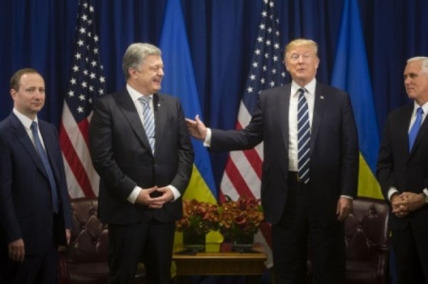 Порошенко надрывается в поисках легитимности в глазах Запада