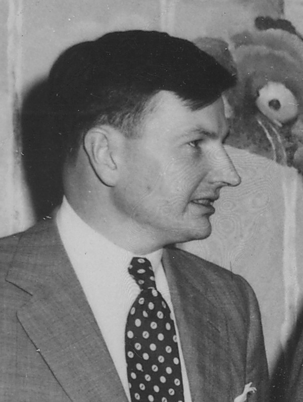 Семь жизней Дэвида Рокфеллера Его считали членом «мирового правительства», а он гордился именным скарабеем Семь жизней Дэвида Рокфеллера Его считали членом «мирового правительства», а он гордился именным скарабеем