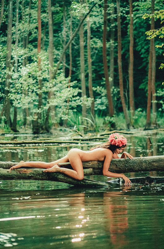 Красавицы у воды (ФОТО 18+) Красавицы у воды (ФОТО 18+)