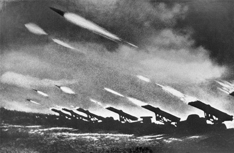 Выходила на берег "Катюша": реальная история легендарного советского оружия